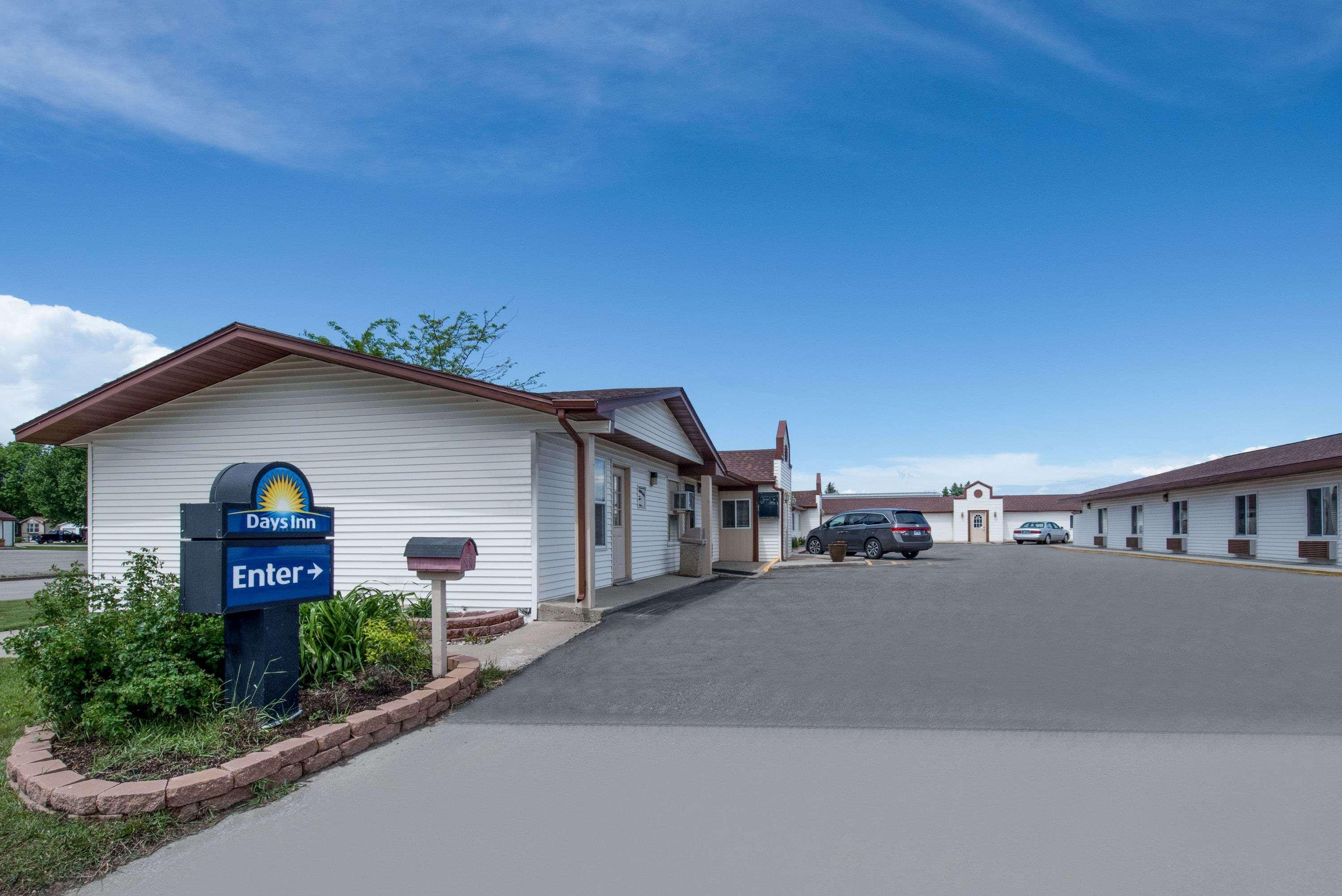 Days Inn By Wyndham Jamestown Bagian luar foto
