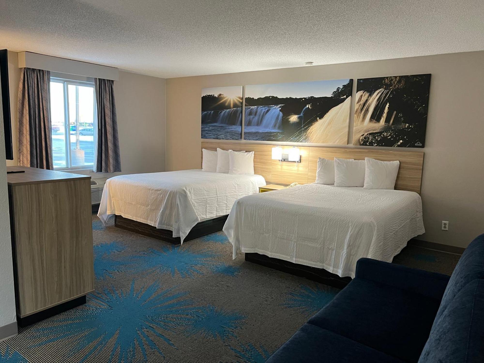 Days Inn By Wyndham Jamestown Bagian luar foto