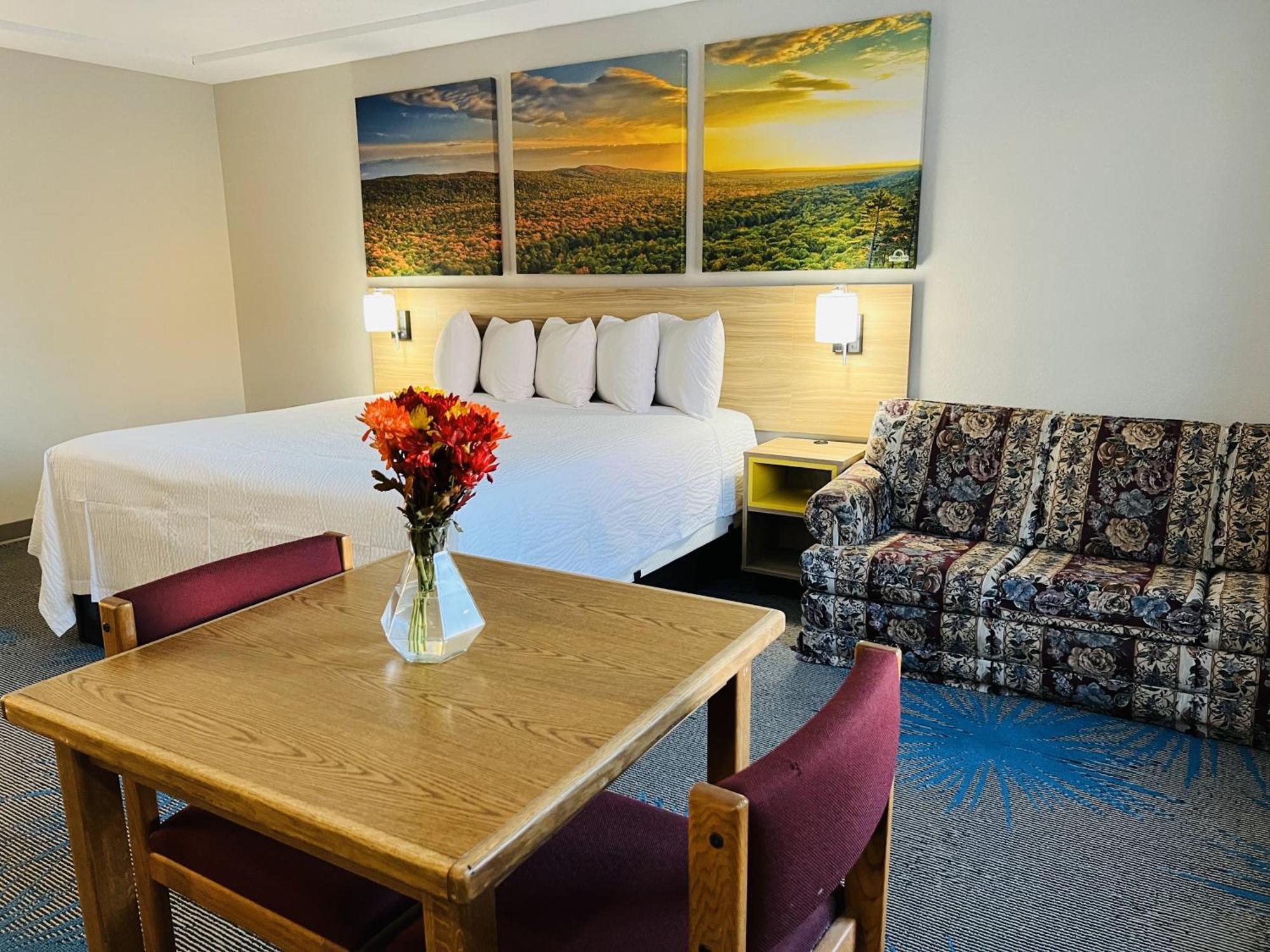 Days Inn By Wyndham Jamestown Bagian luar foto