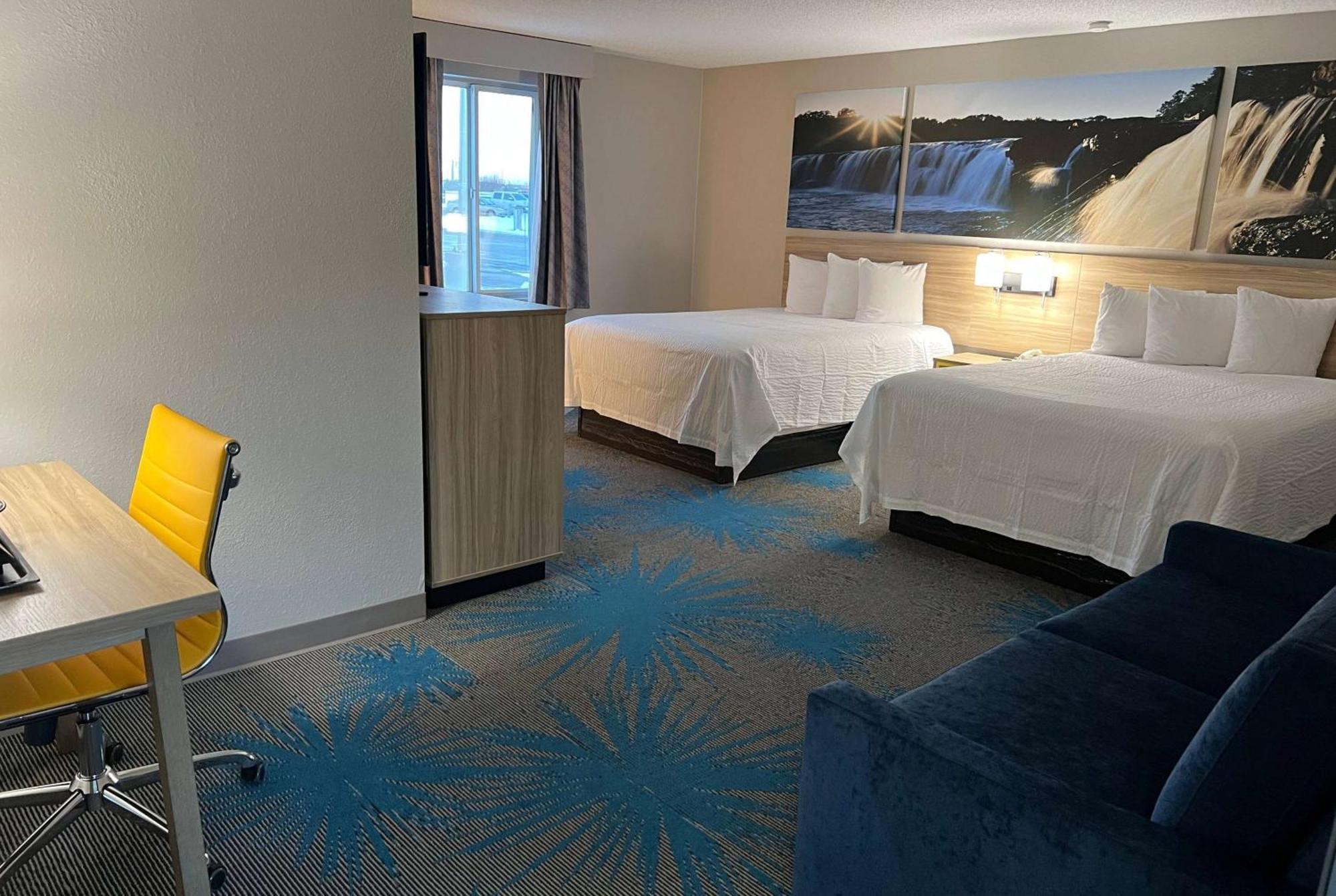 Days Inn By Wyndham Jamestown Bagian luar foto
