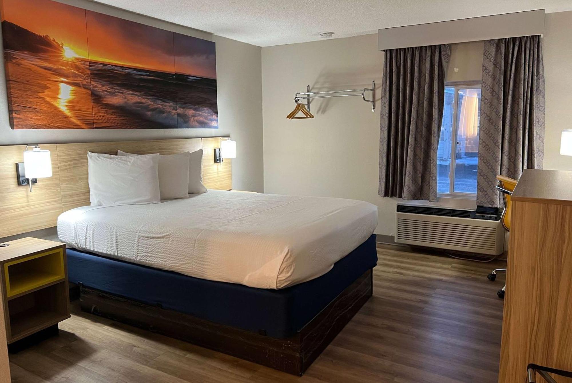 Days Inn By Wyndham Jamestown Bagian luar foto